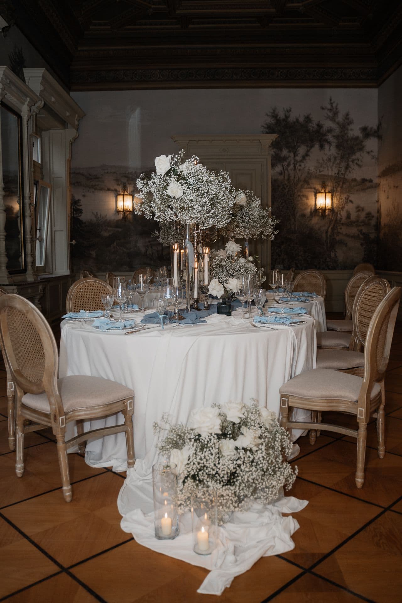 Romantisches Table Setting für Verlobung – Eventdesign Lübeck